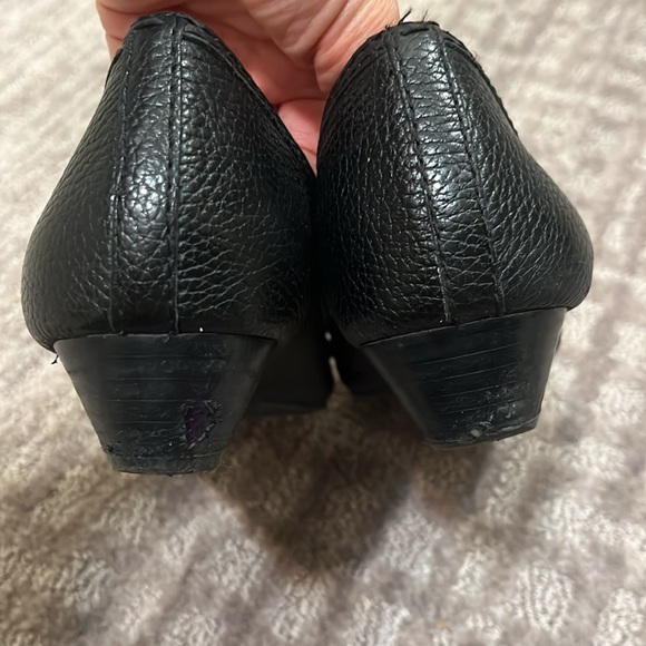 Tory Burch Amanda peep toe black low wedge - Picture 4 of 8